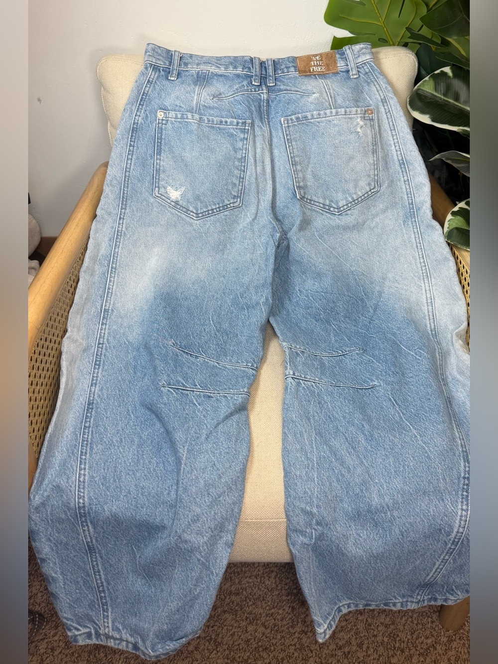 Free People (We The Free) Good Luck Mid Rise Barrel Jeans Size 27 - Picture 5 of 9